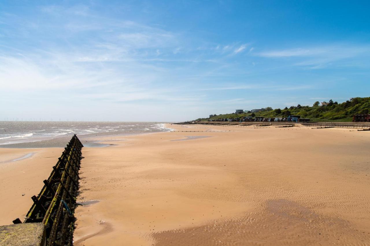 6 Berth Caravan For Hire At Martello Beach Holiday Park In Essex Ref 29017Y Hotel Clacton-on-Sea Luaran gambar
